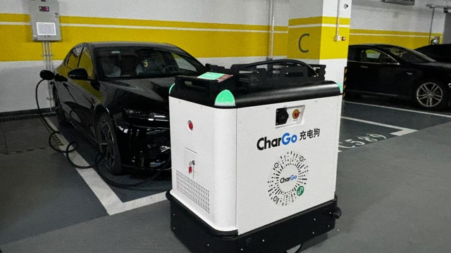 Xe điện nhiều, ít trạm sạc, lúc khẩn cấp phải làm sao: Trung Quốc xử lý bài toán khó bằng cách 