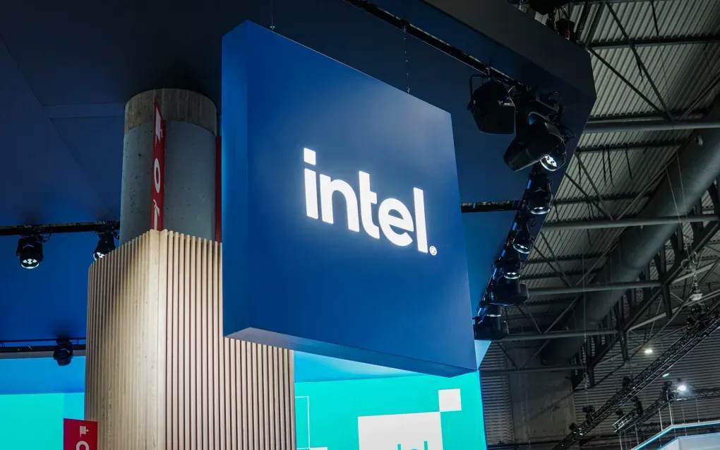 Intel lao dốc khiến các nhà đầu tư thêm bi quan - Ảnh 1.