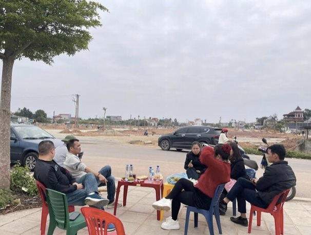 Bát nháo đào tạo môi giới bất động sản: Nguy cơ môi giới không chuyên “thổi giá” gây sốt ảo thị trường- Ảnh 1.