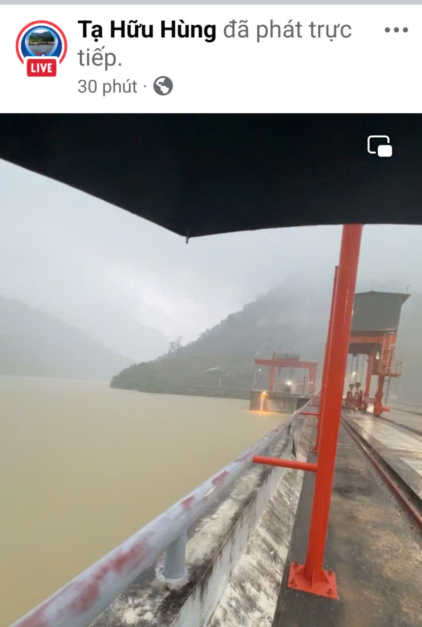 Giám đốc lên mạng xã hội phát trực tiếp khẳng định Thủy điện Bản Vẽ an toàn- Ảnh 1.