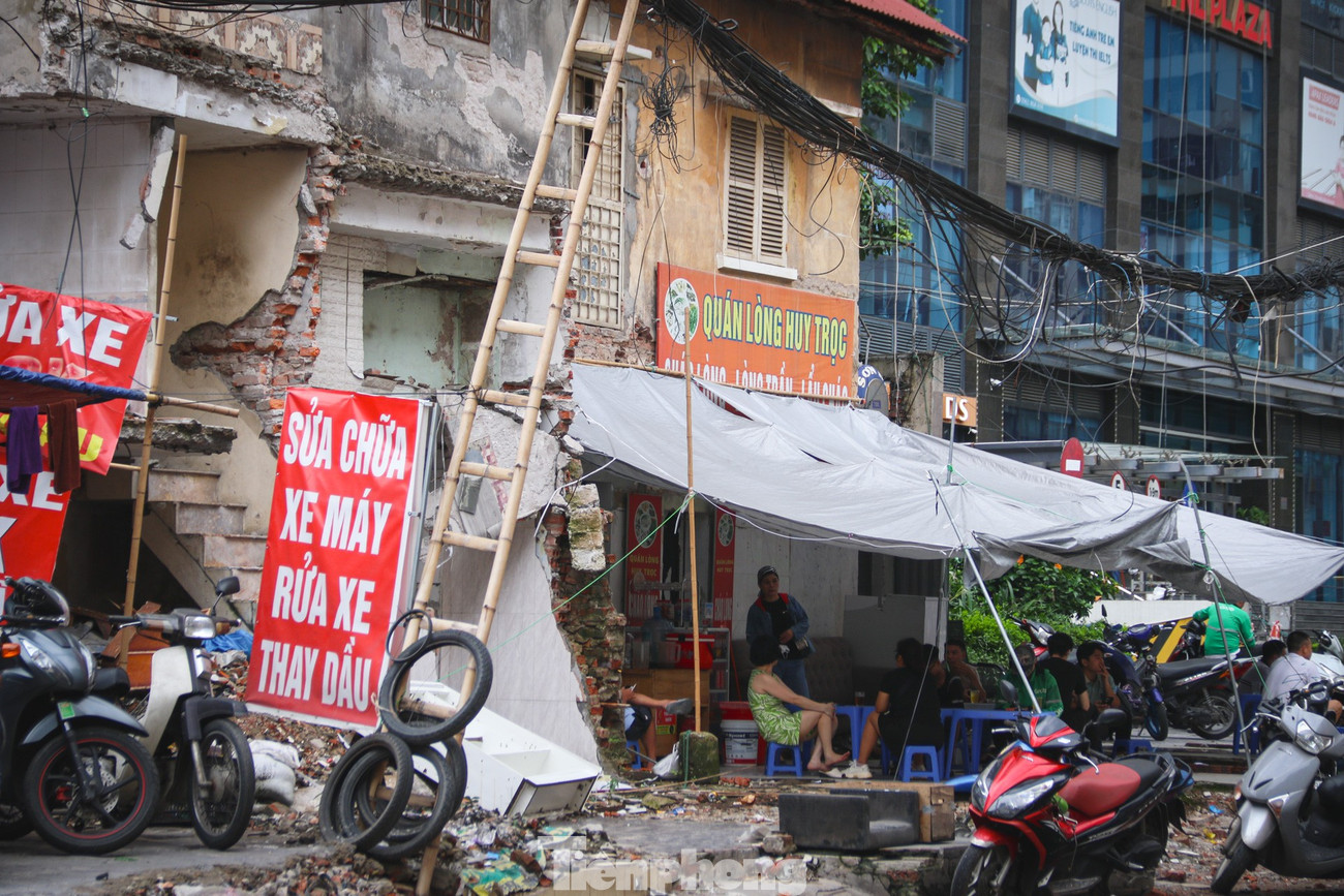 Lùi thời hạn hoàn thành dự án mở rộng đường Nguyễn Tuân- Ảnh 6. Lùi thời hạn hoàn thành dự án mở rộng đường Nguyễn Tuân- Ảnh 6.