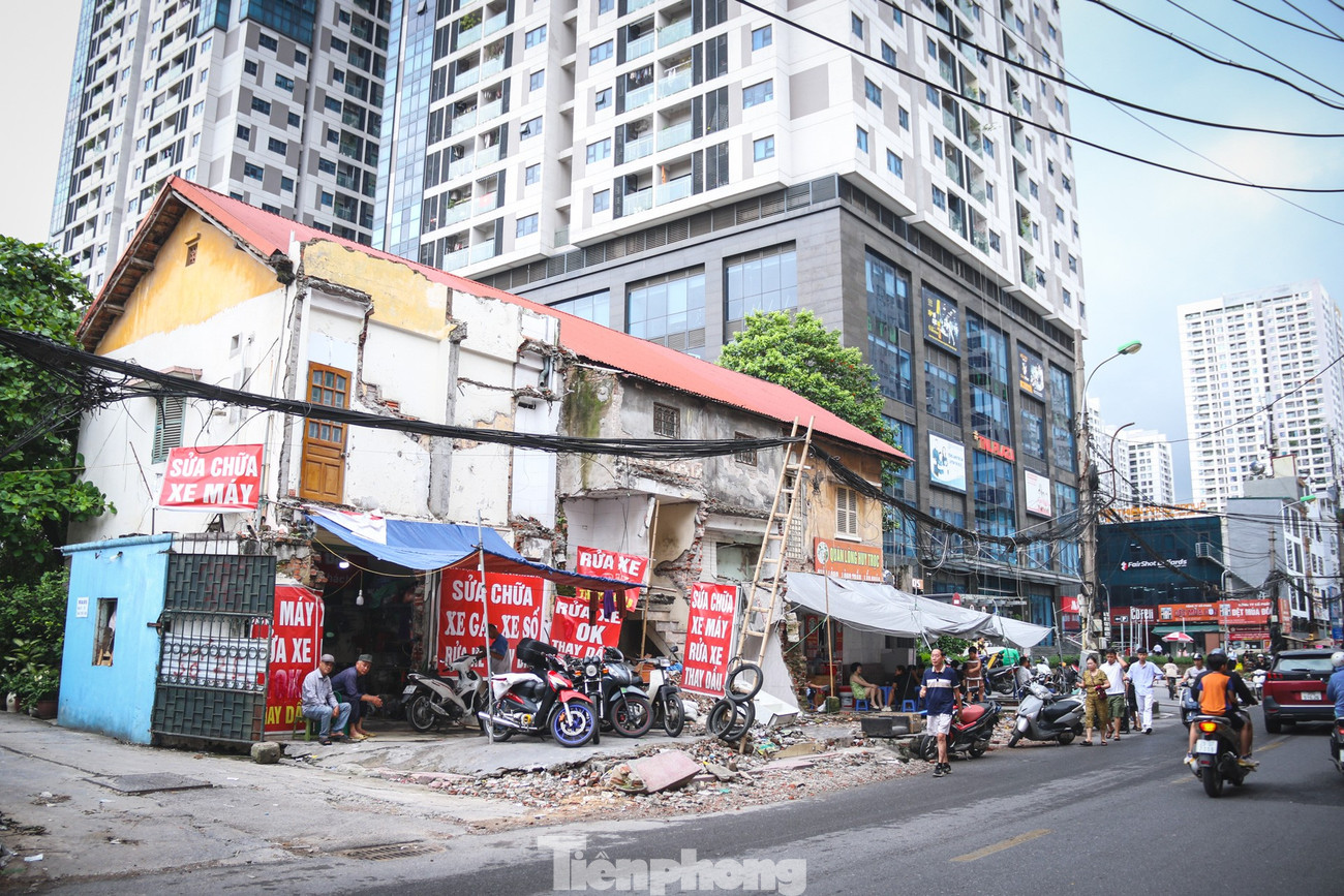 Lùi thời hạn hoàn thành dự án mở rộng đường Nguyễn Tuân- Ảnh 3. Lùi thời hạn hoàn thành dự án mở rộng đường Nguyễn Tuân- Ảnh 3.