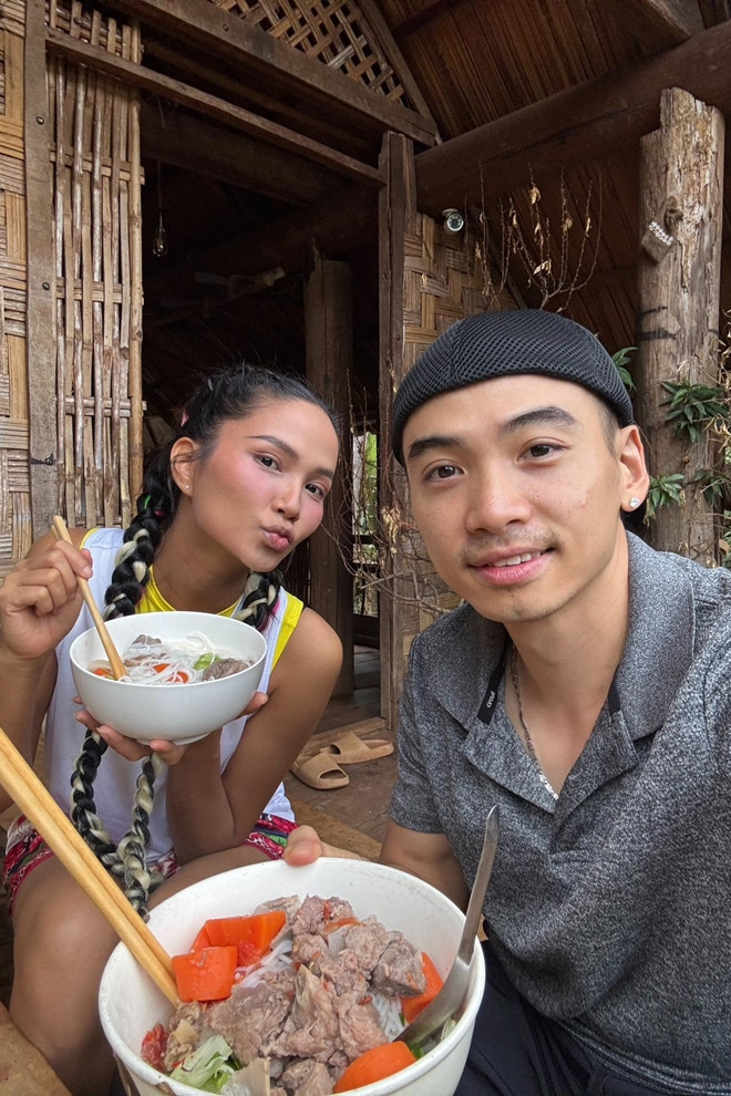 Người đẹp mua hơn "nửa quả đồi", nhà vườn 2.500 m2 ở Đắk Lắk: Giấu kín chuyện tình 7 năm và cái kết như ý- Ảnh 3.