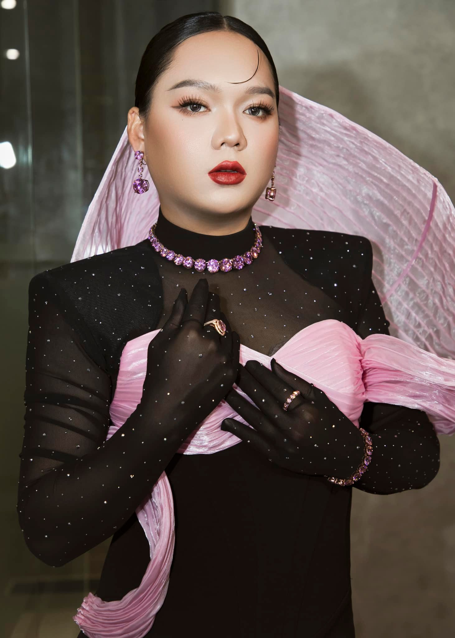 Phạm Thoại lộ ngoại hình tuột dốc sau chuỗi ngày drama- Ảnh 4. Phạm Thoại lộ ngoại hình tuột dốc sau chuỗi ngày drama- Ảnh 4.