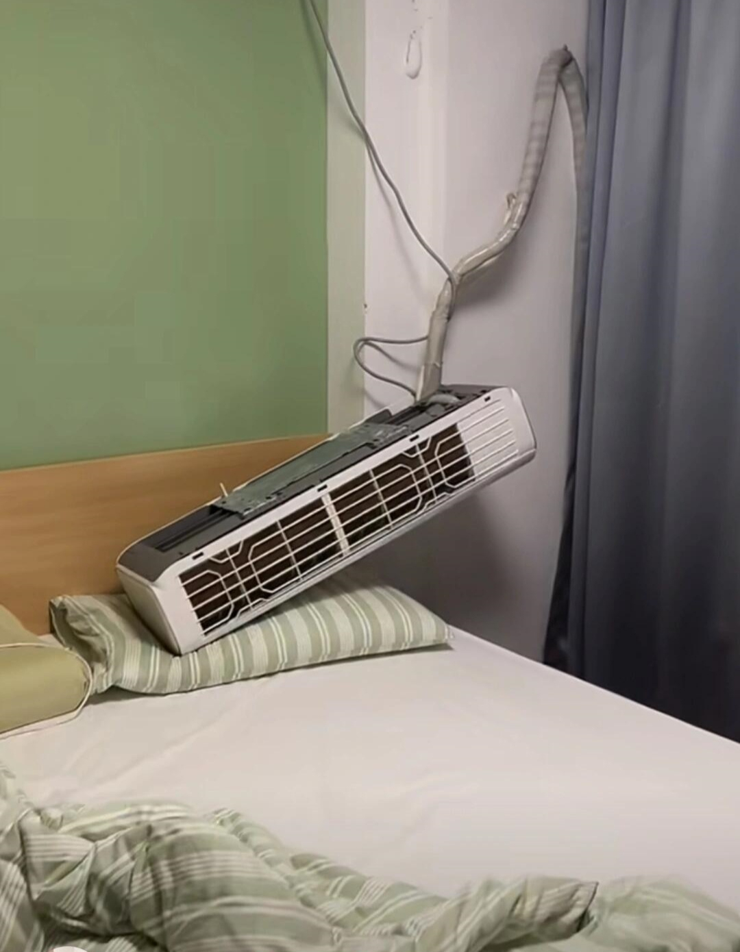 Lắp điều hoà trong phòng ngủ, đừng dại đặt ở 3 vị trí này: Tốn điện, hại sức khoẻ- Ảnh 2.