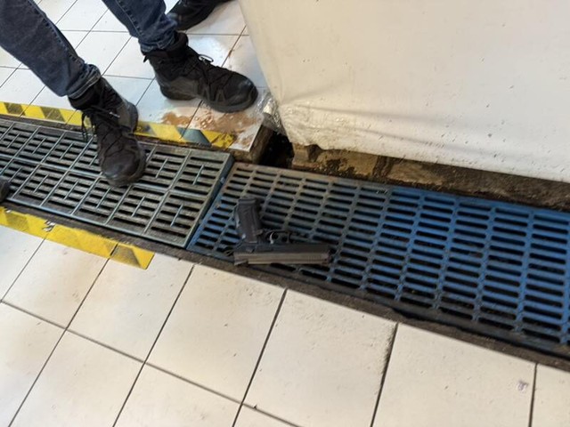 Toàn cảnh vụ xả súng rúng động tại chợ Bangkok: Nghi phạm tự sát ngay trước quầy hàng của vợ, hé lộ nguyên nhân không ngờ dẫn đến thảm kịch- Ảnh 4.