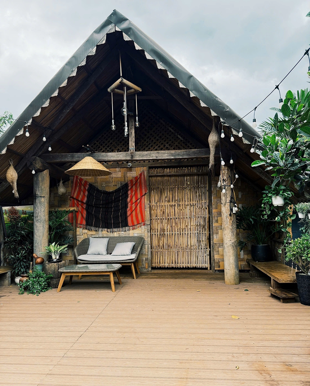 Người đẹp mua hơn "nửa quả đồi", nhà vườn 2.500 m2 ở Đắk Lắk: Giấu kín chuyện tình 7 năm và cái kết như ý- Ảnh 6.