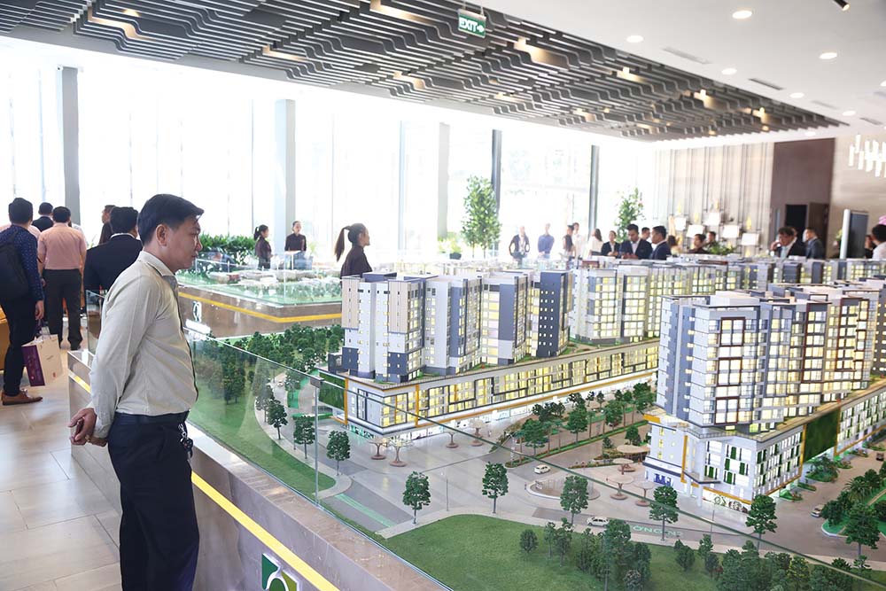 Giá chung cư Hà Nội, TP Hồ Chí Minh cao nhất gần một thập kỷ - Ảnh 1.