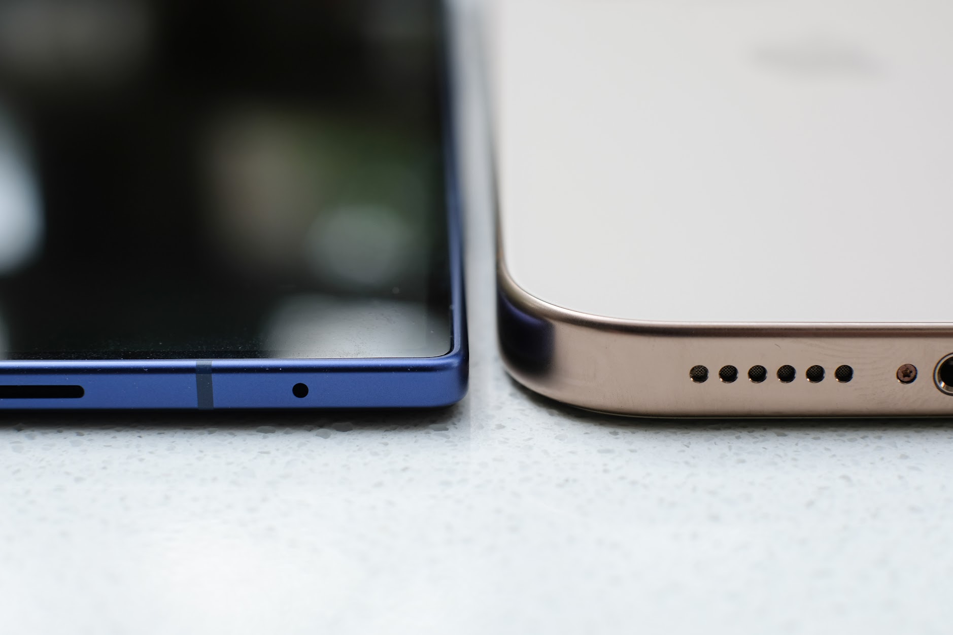 Galaxy Z Fold7 và iPhone 16 Pro Max: Cuộc đụng độ 'không khoan nhượng' của hai triết lý và tham vọng thay đổi trật tự phân khúc flagship toàn cầu- Ảnh 6.