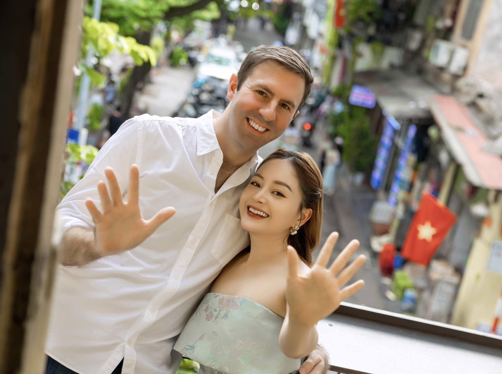 Học vấn gây bất ngờ của diễn viên vừa xác nhận ly thân đơn phương chồng Tây- Ảnh 1.