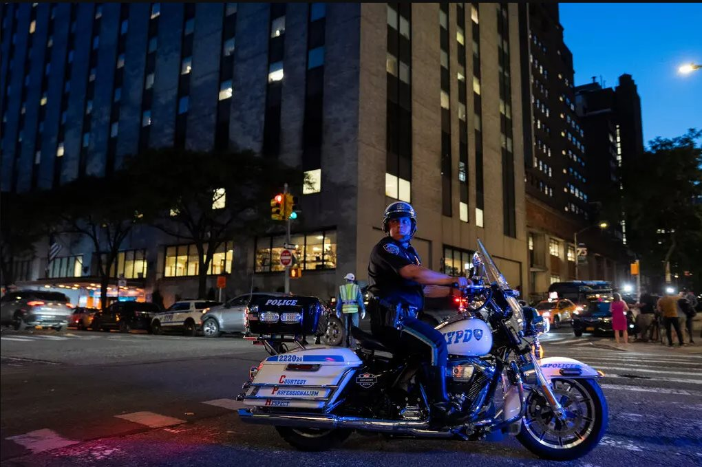 Nóng: Một giám đốc cấp cao vừa bị bắn chết ngay tại trụ sở quỹ tài sản lớn bậc nhất thế giới - Ảnh 7.