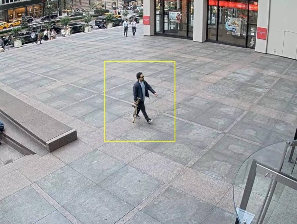 Nóng: Một giám đốc cấp cao vừa bị bắn chết ngay tại trụ sở quỹ tài sản lớn bậc nhất thế giới - Ảnh 2.