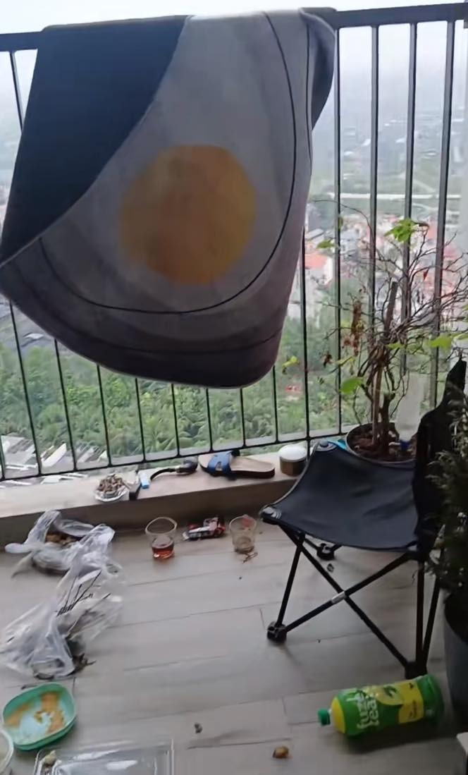 Người mẹ chán nản khi thấy con trai và con dâu "ra đường quần là áo lượt, về nhà không khác gì chuồng lợn"! - Ảnh 5.