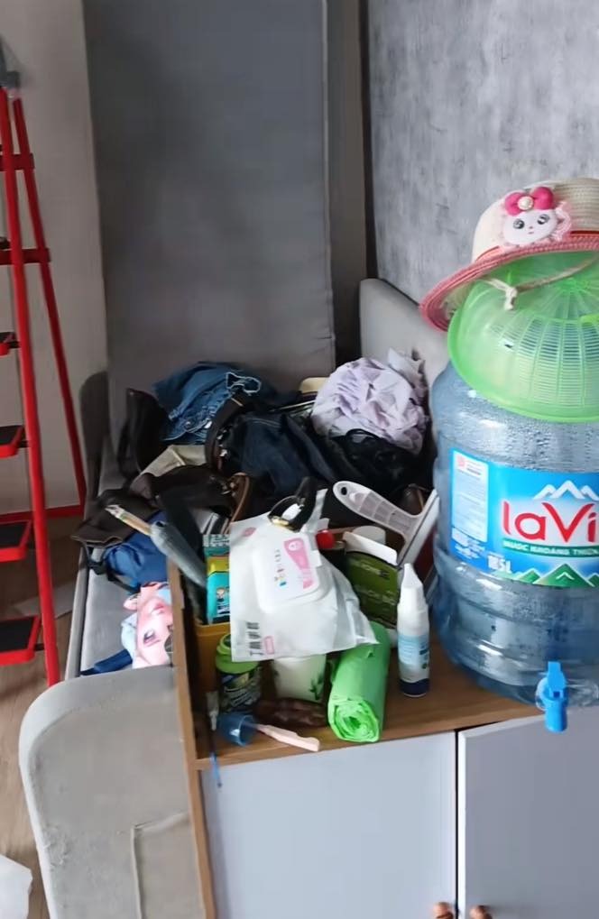 Người mẹ chán nản khi thấy con trai và con dâu "ra đường quần là áo lượt, về nhà không khác gì chuồng lợn"! - Ảnh 2.