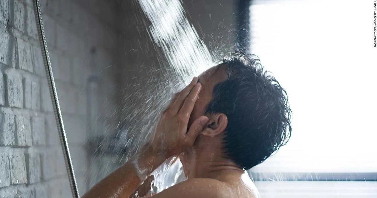 Trời nắng nóng gay gắt, đừng mắc phải 3 sai lầm này kẻo có thể đột tử bất kỳ lúc nào