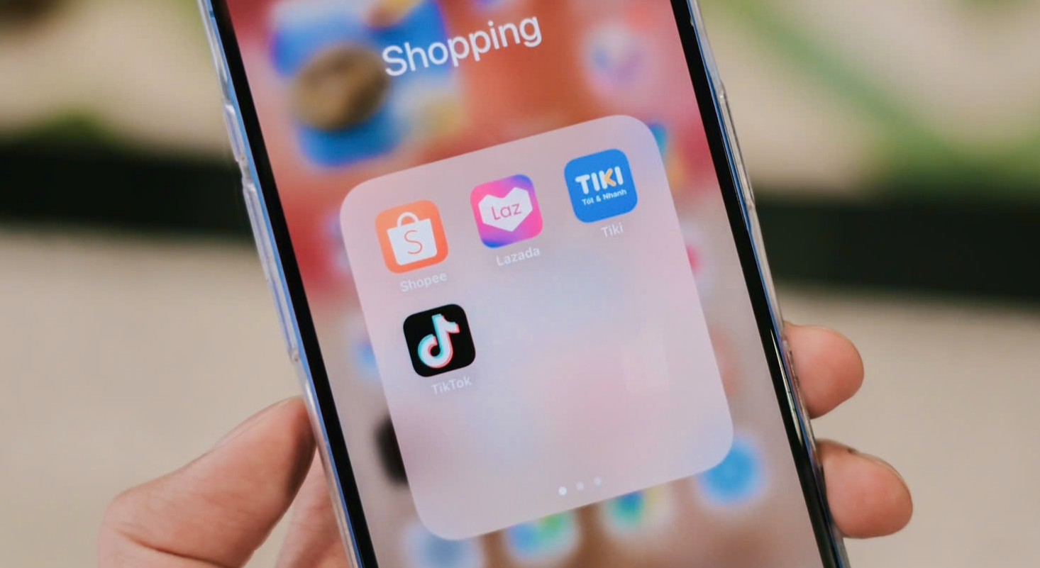 TikTok Shop bứt phá ngoạn mục, Shopee lần đầu mất ngôi ở một chỉ số quan trọng - Ảnh 1.