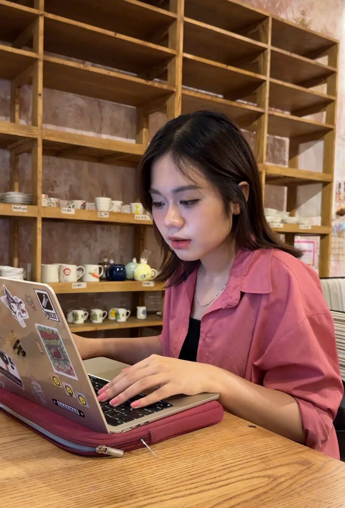 Sự đối lập giữa thành tích học tập và cuộc sống của nữ sinh trường chuyên, đạt giải Quốc gia sau 7 năm