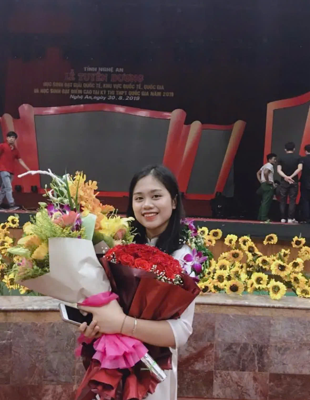Sự đối lập giữa thành tích học tập và cuộc sống của nữ sinh trường chuyên, đạt giải Quốc gia sau 7 năm