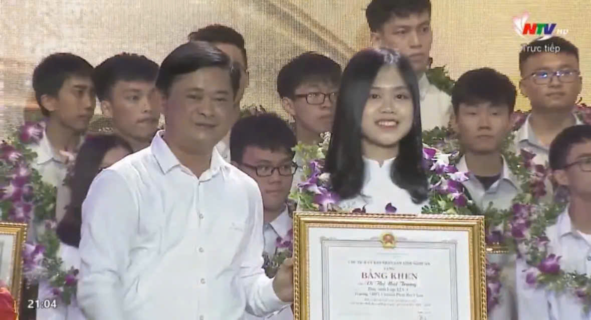 Sự đối lập giữa thành tích học tập và cuộc sống của nữ sinh trường chuyên, đạt giải Quốc gia sau 7 năm