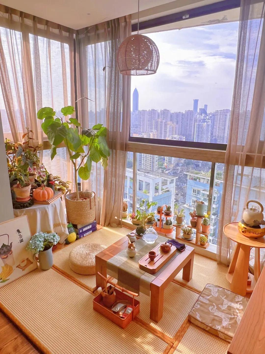 Ban công chỉ 4m² được cải tạo thành phòng trà tuyệt đẹp: Góc nhỏ khiến ai cũng mơ về một cuộc sống nhẹ nhàng, thư thái- Ảnh 3.