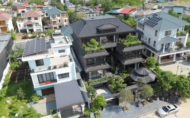 Bên trong biệt phủ hình chữ "H" rộng 1.200m2 đậm chất Á Đông của gia chủ yêu trà đạo - Ảnh 2.
