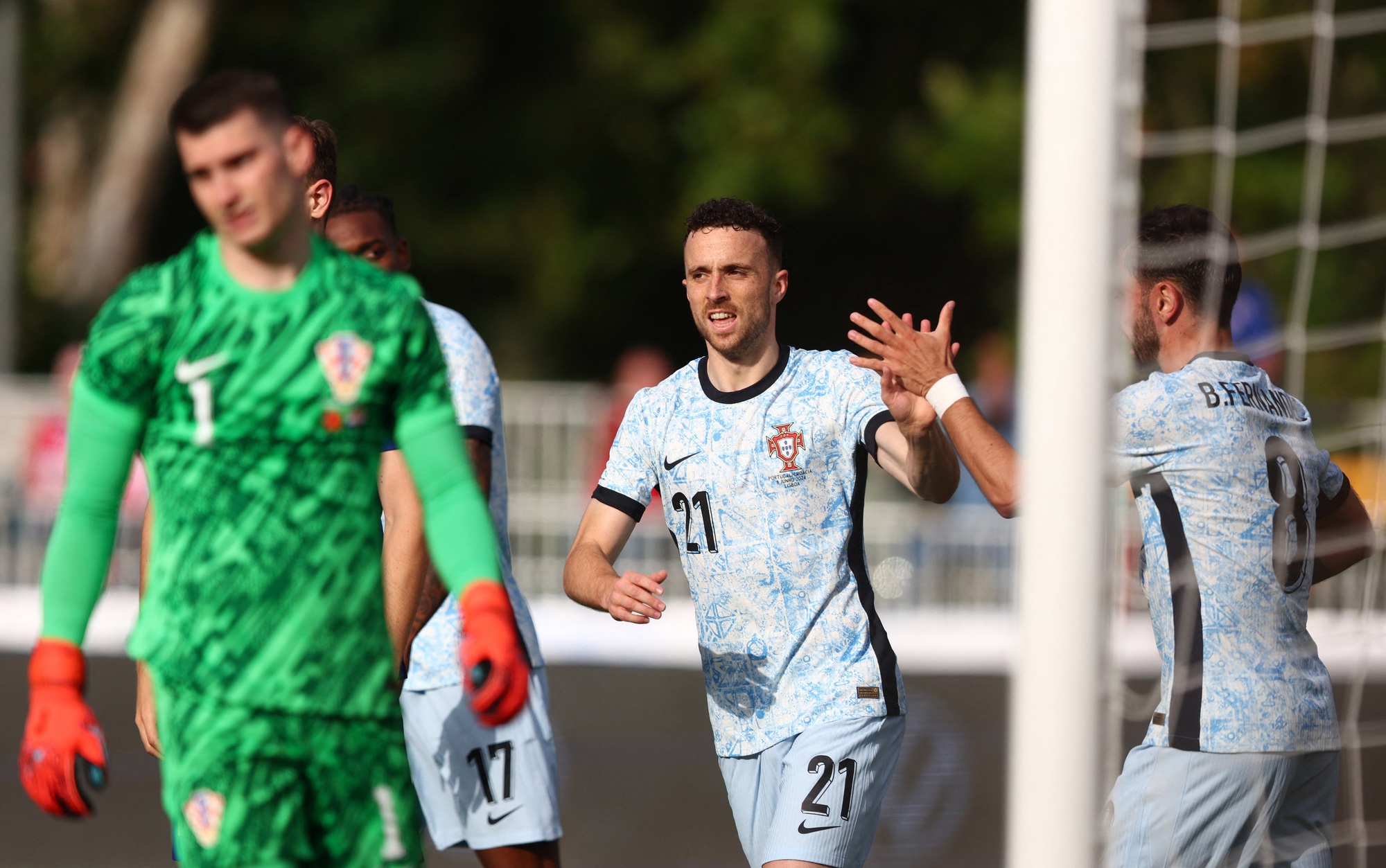 Tiền đạo Diogo Jota qua đời trong vụ tai nạn xe hơi ở Tây Ban Nha - Ảnh 3.