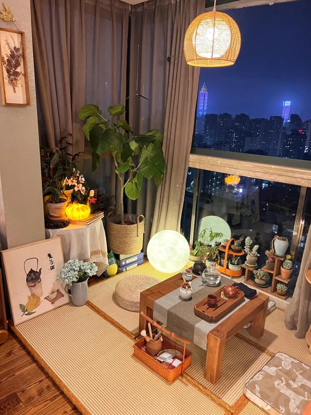 Ban công chỉ 4m² được cải tạo thành phòng trà tuyệt đẹp: Góc nhỏ khiến ai cũng mơ về một cuộc sống nhẹ nhàng, thư thái- Ảnh 2.