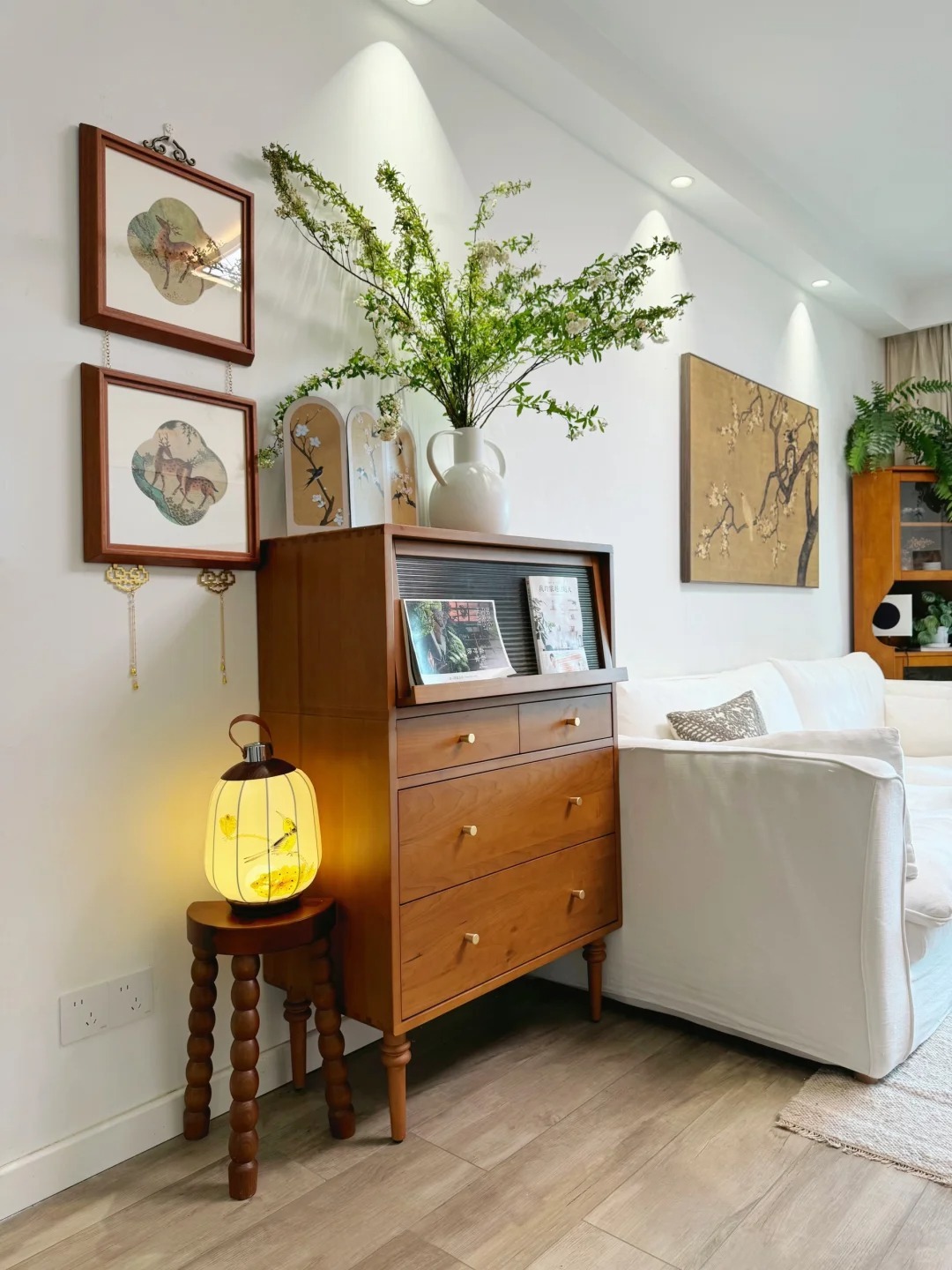 Căn hộ của nữ nhiếp ảnh gia gây sốt MXH: Cảm giác "chữa lành" quá mạnh mẽ, đẹp như poster phim - Ảnh 5.