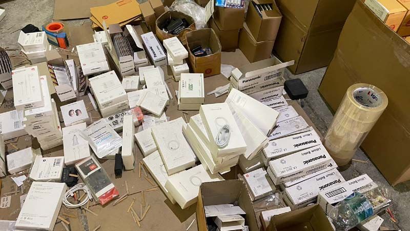 Đột kích một kho hàng, công an triệt phá đường dây sản xuất và buôn bán hàng giả quy mô khủng, tịch thu hơn 600.000 sản phẩm - Ảnh 3.