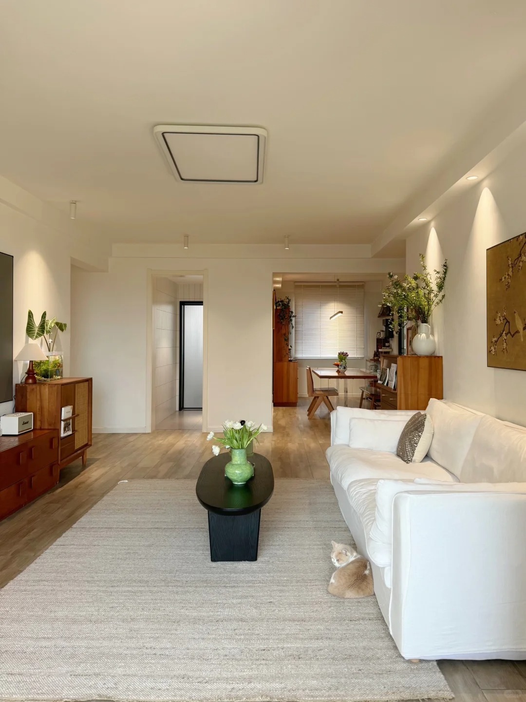 Căn hộ của nữ nhiếp ảnh gia gây sốt MXH: Cảm giác "chữa lành" quá mạnh mẽ, đẹp như poster phim - Ảnh 7.