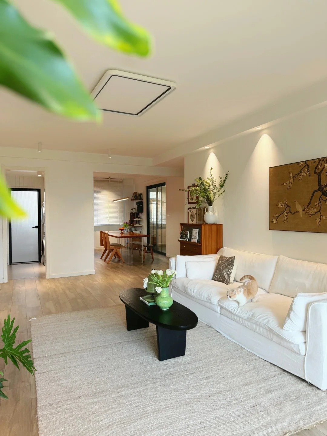 Căn hộ của nữ nhiếp ảnh gia gây sốt MXH: Cảm giác "chữa lành" quá mạnh mẽ, đẹp như poster phim - Ảnh 9.