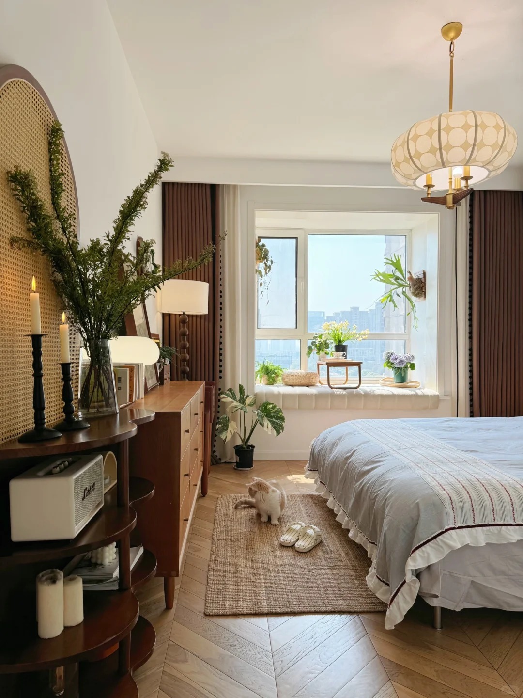 Căn hộ của nữ nhiếp ảnh gia gây sốt MXH: Cảm giác "chữa lành" quá mạnh mẽ, đẹp như poster phim - Ảnh 16.