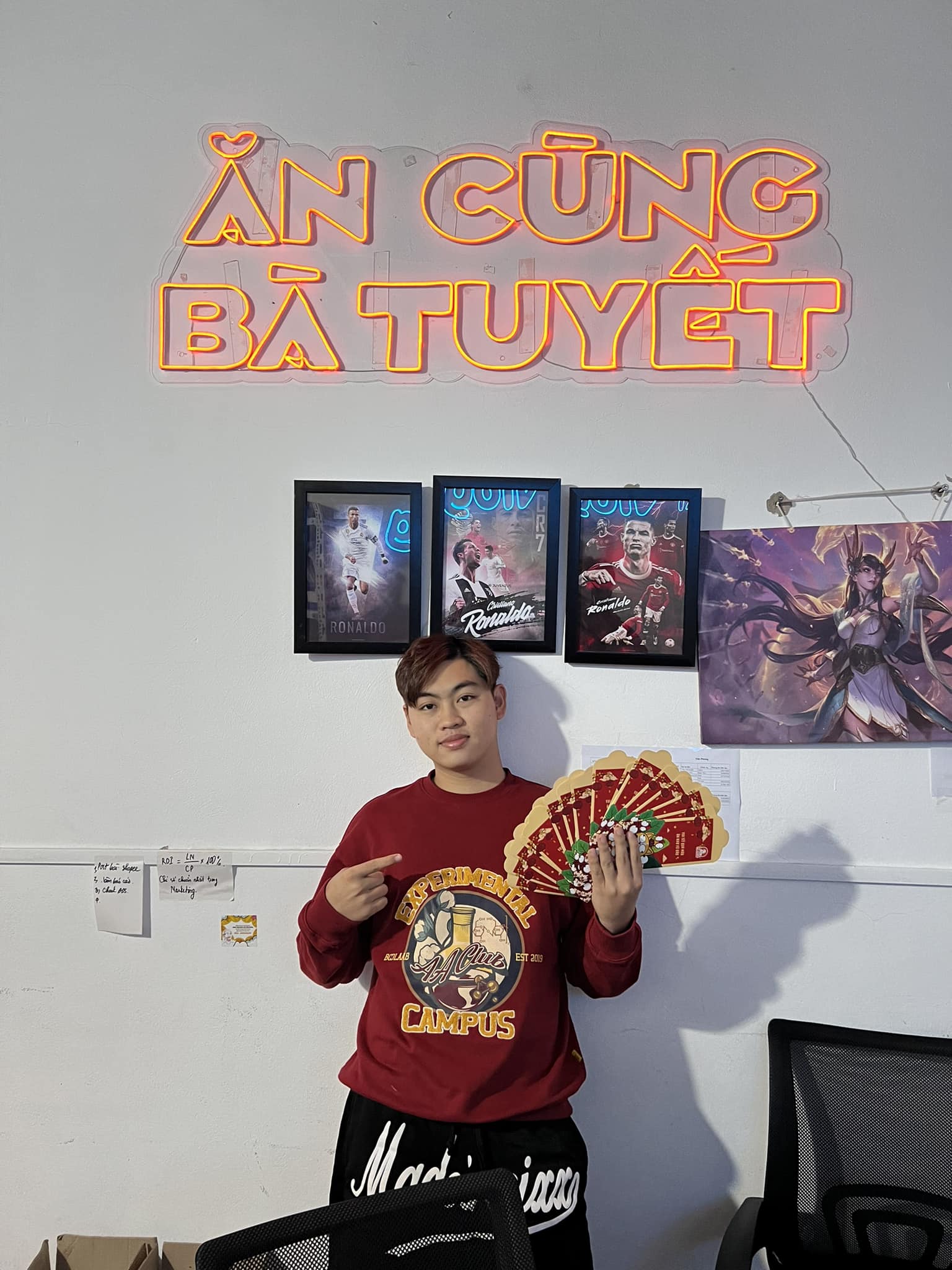 Ăn Cùng Bà Tuyết tăng trưởng 310% trong 6 tháng đầu năm 2025, vì sao bà Tuyết vẫn ở căn nhà còn chưa sơn tường?- Ảnh 9.