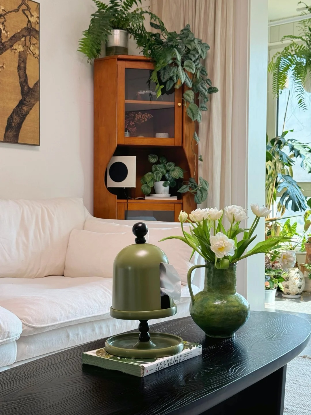 Căn hộ của nữ nhiếp ảnh gia gây sốt MXH: Cảm giác "chữa lành" quá mạnh mẽ, đẹp như poster phim - Ảnh 4.