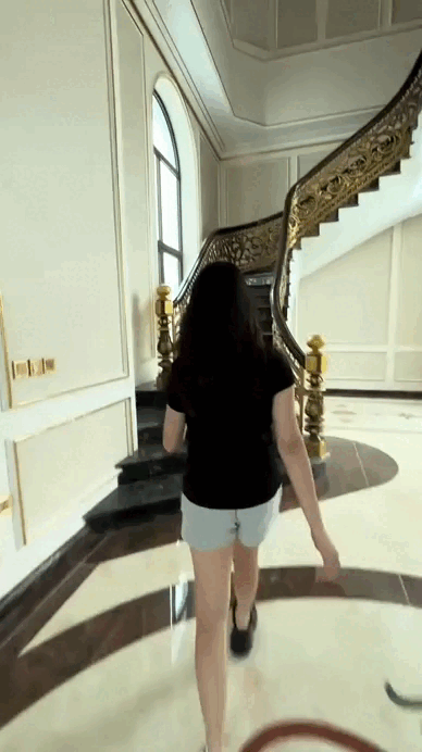 Clip 1 phút khoe "nhà ở quê" của cô gái khiến 6 triệu người choáng ngợp, càng zoom kỹ càng hoảng hồn - Ảnh 4. Clip 1 phút khoe "nhà ở quê" của cô gái khiến 6 triệu người choáng ngợp, càng zoom kỹ càng hoảng hồn - Ảnh 4.