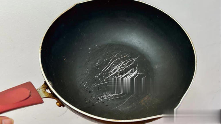 5 đồ dùng nhà bếp "độc như thuốc sâu", giữ lại chỉ rước bệnh vào người! - Ảnh 3.