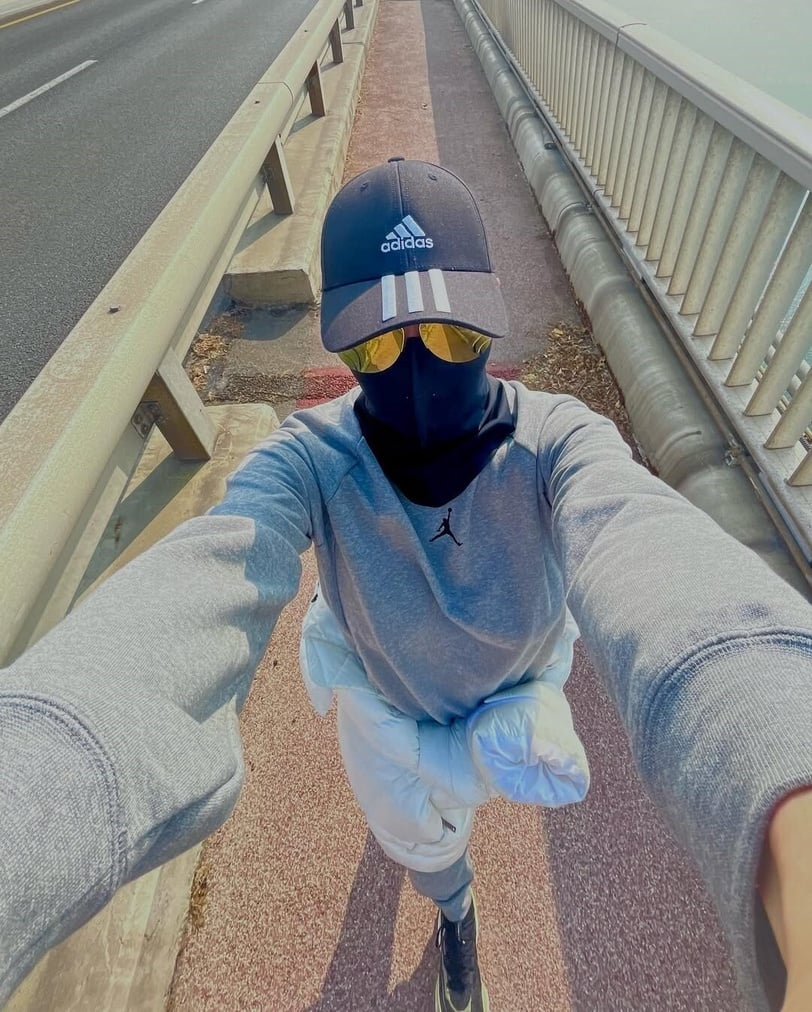 Kim Hye Soo U60 mà body vẫn đỉnh khi diện quần ngắn khoe chân thon dài: Bí quyết giữ dáng gây sốt mạng xã hội!- Ảnh 4.