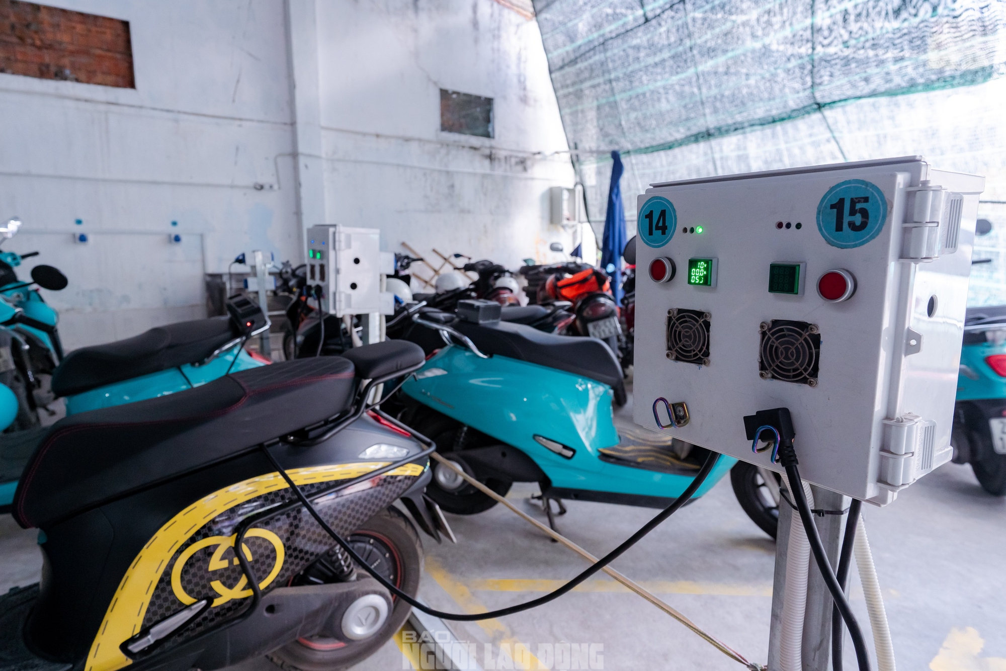 VIDEO: Thu lợi nhuận khủng hằng tháng từ quán cà phê võng kết hợp trạm sạc - Ảnh 5.