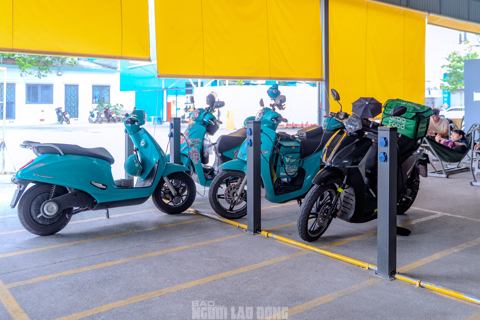 VIDEO: Thu lợi nhuận khủng hằng tháng từ quán cà phê võng kết hợp trạm sạc - Ảnh 10.