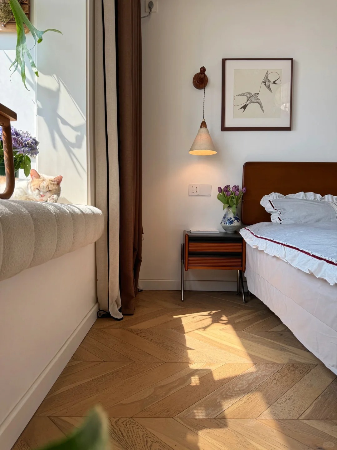 Căn hộ của nữ nhiếp ảnh gia gây sốt MXH: Cảm giác "chữa lành" quá mạnh mẽ, đẹp như poster phim - Ảnh 18.