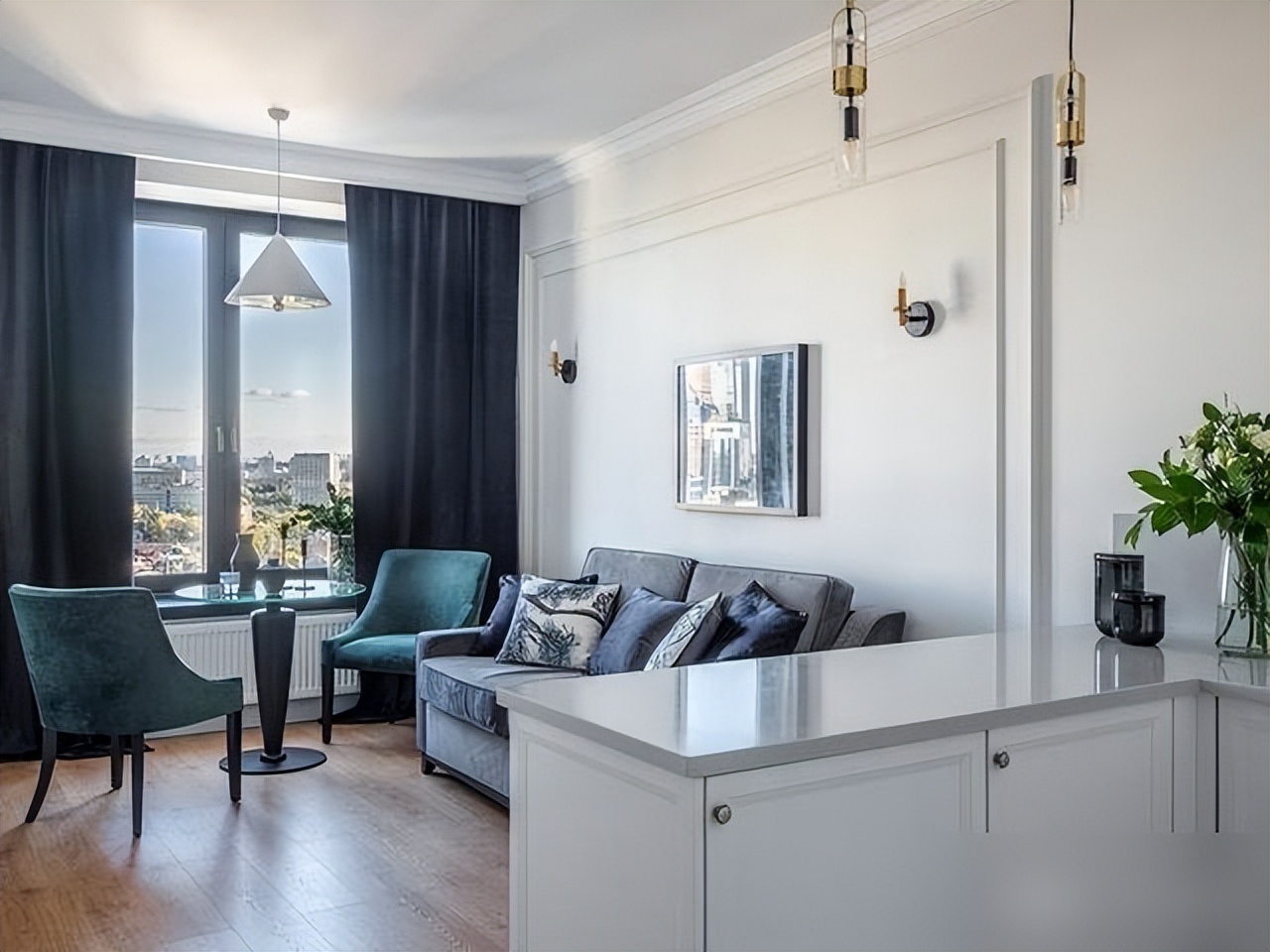 55 tuổi, tôi sống một mình trong căn hộ 38m²: Không sang chảnh, nhưng ai đến cũng khen "nhà này giàu chất sống" - Ảnh 1.