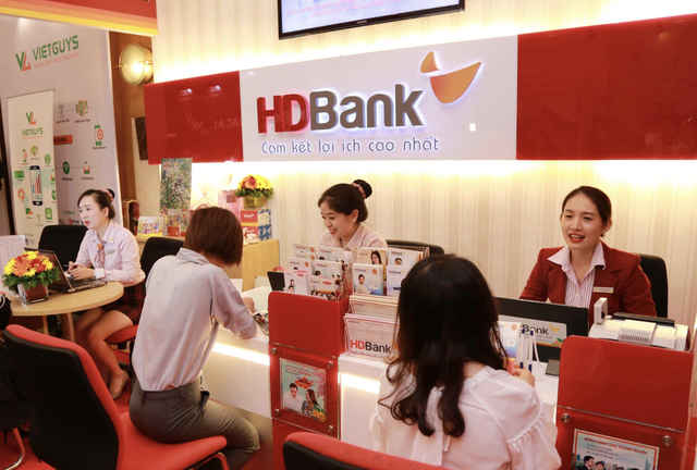 HDBank lãi kỷ lục, vào nhóm nhà băng có lợi nhuận trước thuế 6 tháng trên 10.000 tỷ đồng- Ảnh 1.