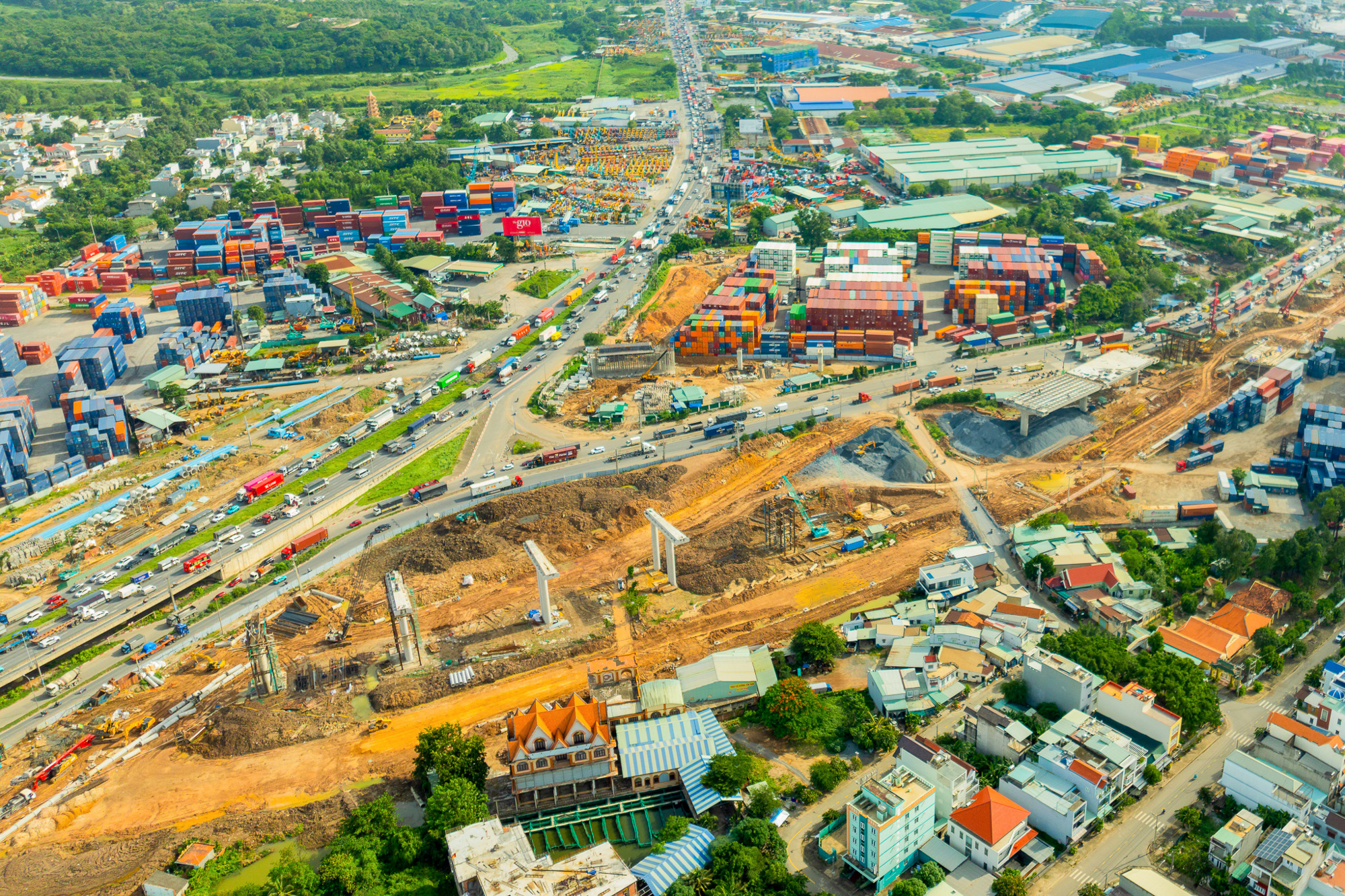 Toàn cảnh nút giao phức tạp nhất vành đai 3, nằm ở giao điểm của trung tâm hành chính mới tỉnh Đồng Nai, dự án 72.000 tỷ của Sun Group, đại đô thị của Vinhomes- Ảnh 1.