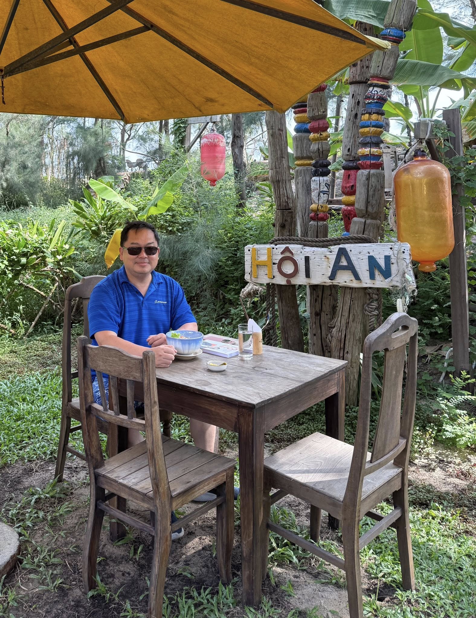 Những hình ảnh đời thường gần gũi, luôn sống hết mình của ông Hoàng Nam Tiến
