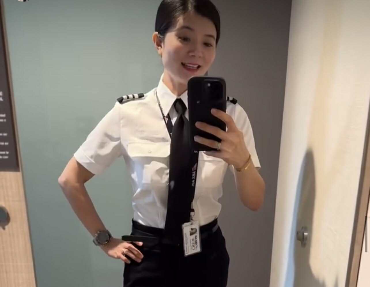 Nữ phi công gốc Việt tử nạn sau vụ rơi máy bay tại Mỹ: Học 10 năm để lấy bằng, từng bay vòng quanh thế giới- Ảnh 4.