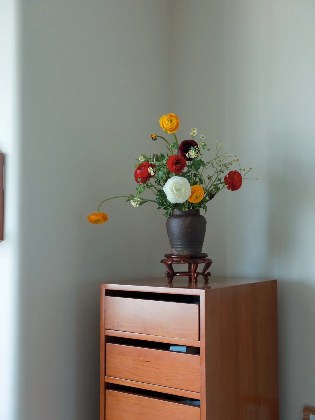 Căn nhà của vị giáo sư sống thọ 101 tuổi: Nhìn góc nào cũng bình yên, đầy mùi tri thức!- Ảnh 6.