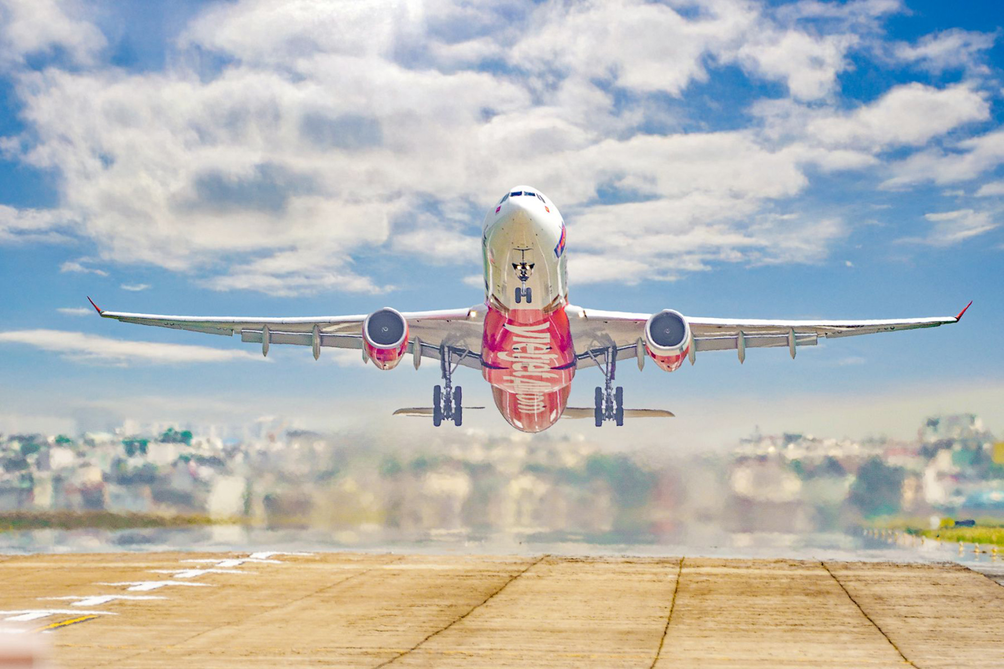 Vietjet vượt kế hoạch kinh doanh, đặt hàng tàu bay lớn, tự phục vụ mặt đất, trúng thầu dự án Long Thành - Ảnh 1.