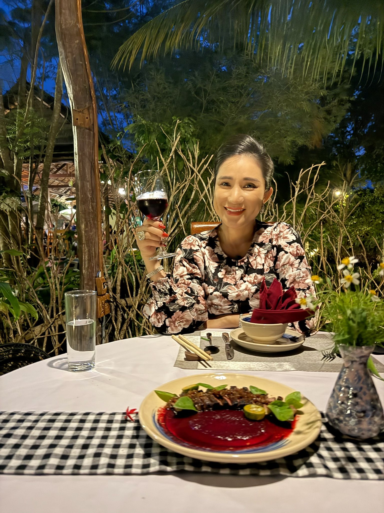 NSƯT chuyển sang ở nhà mặt tiền tại đường 8, TP.HCM, mở quán cà phê tại nhà riêng để bù lỗ- Ảnh 5. NSƯT chuyển sang ở nhà mặt tiền tại đường 8, TP.HCM, mở quán cà phê tại nhà riêng để bù lỗ- Ảnh 5.