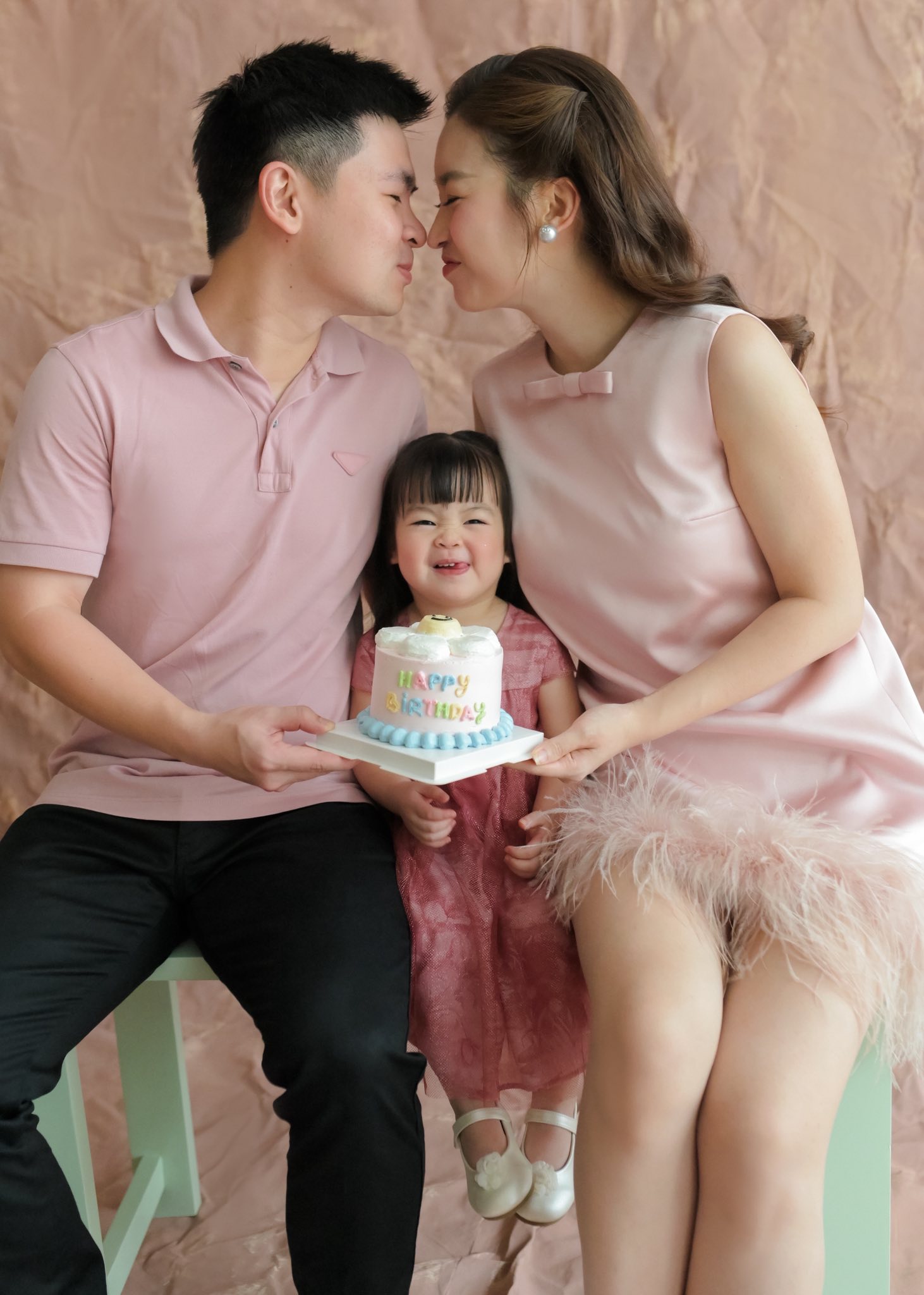 Dâu hào môn Đỗ Mỹ Linh hạnh phúc bên thiếu gia nhà bầu Hiển mừng ái nữ 2 tuổi, hé lộ cuộc sống viên mãn
