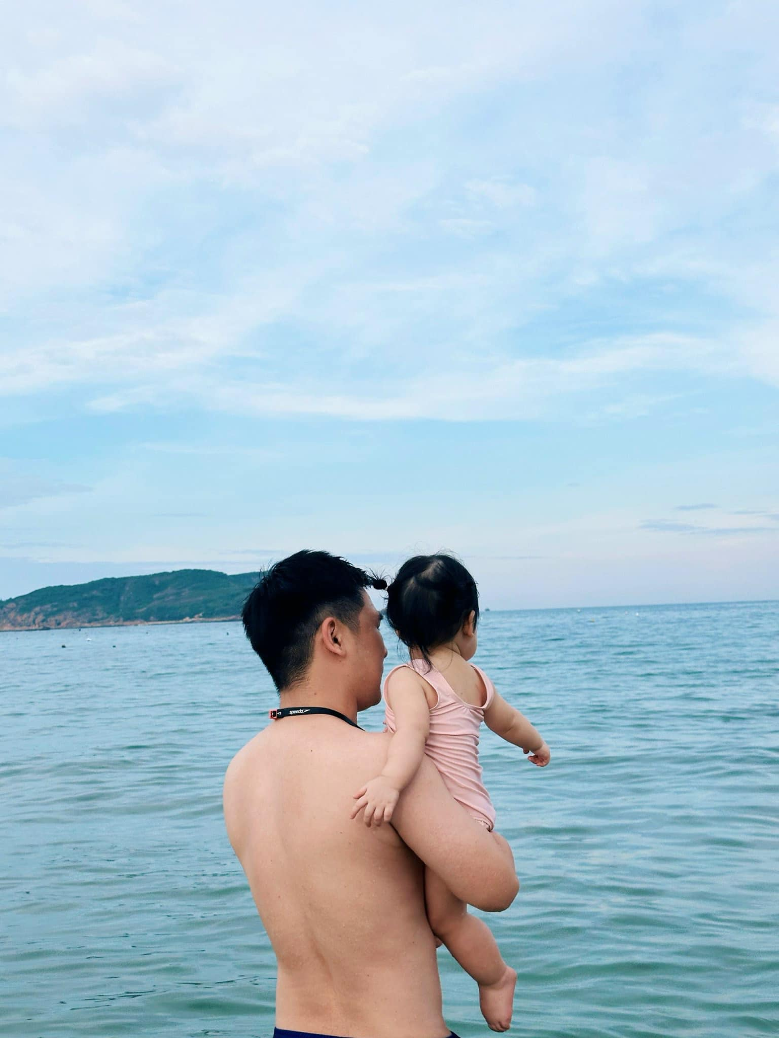 Thiếu gia nhà bầu Hiển chúc mừng sinh nhật con gái yêu, vợ Đỗ Mỹ Linh cũng khoe trọn khoảnh khắc hạnh phúc của gia đình hào môn